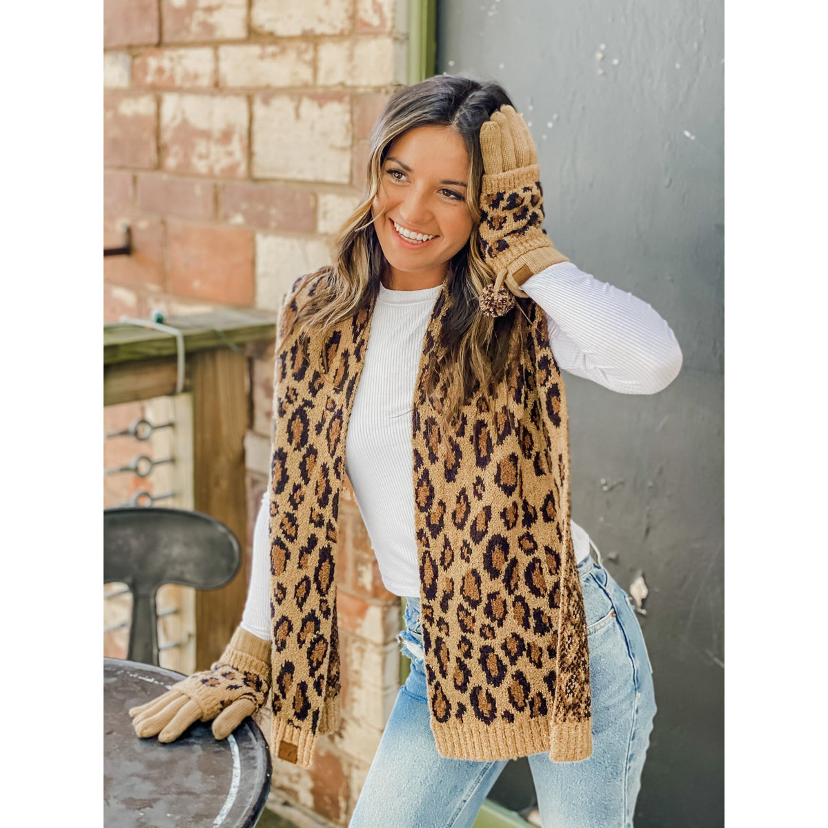 Leopard Boucle Knit Scarf SF7001