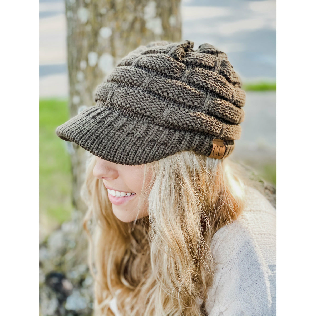 Ribbed Knit Hat with Brim YJ2023