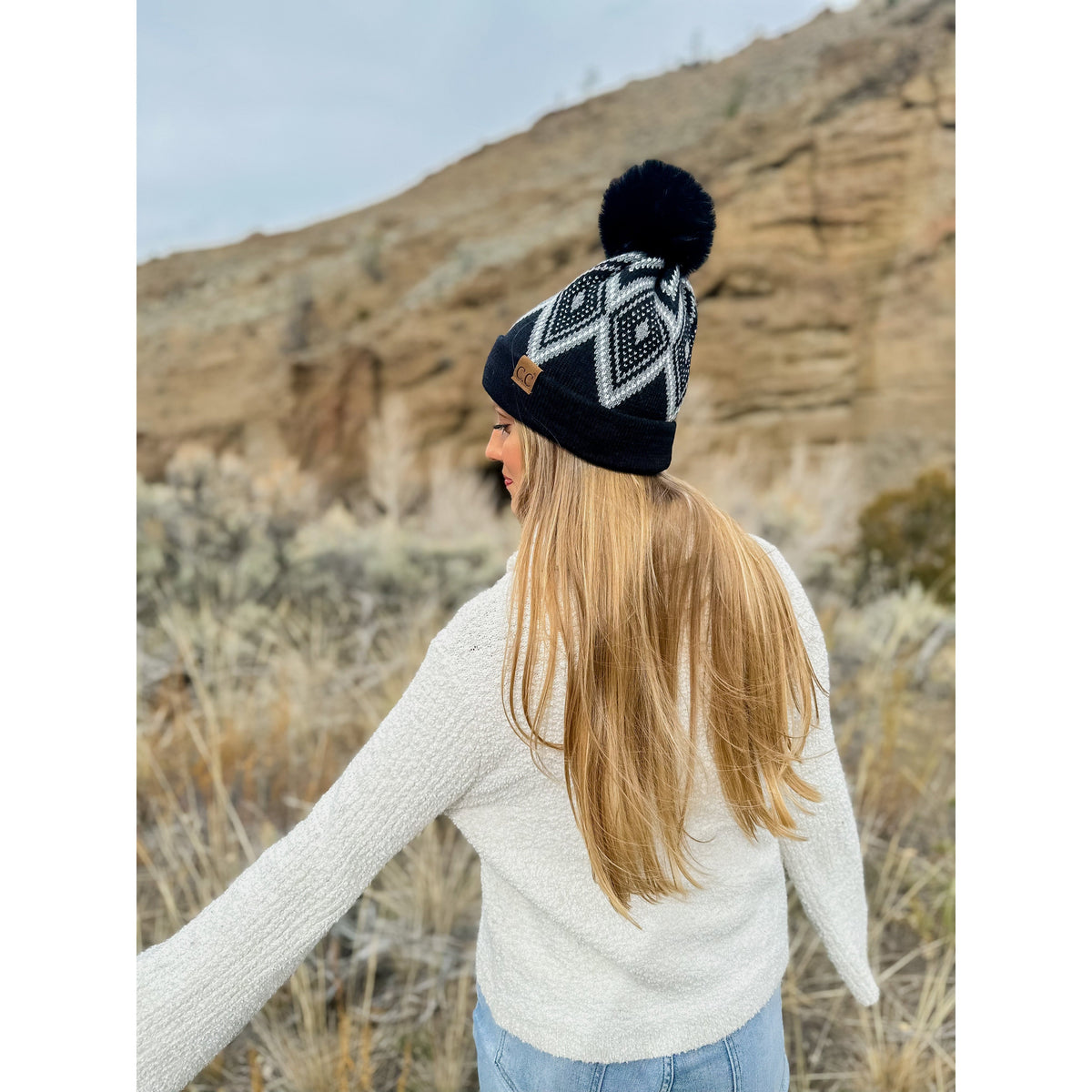 Diamond Geometric Pattern Faux Fur Pom C.C Beanie YJ1001